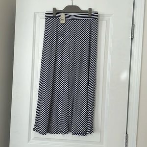 NWT Loft Navy/White Striped Skirt Size Medium Petite
